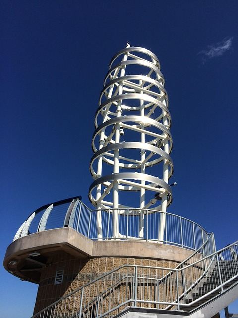 Brant Street Pier lookout tower in Burlington, Ontario