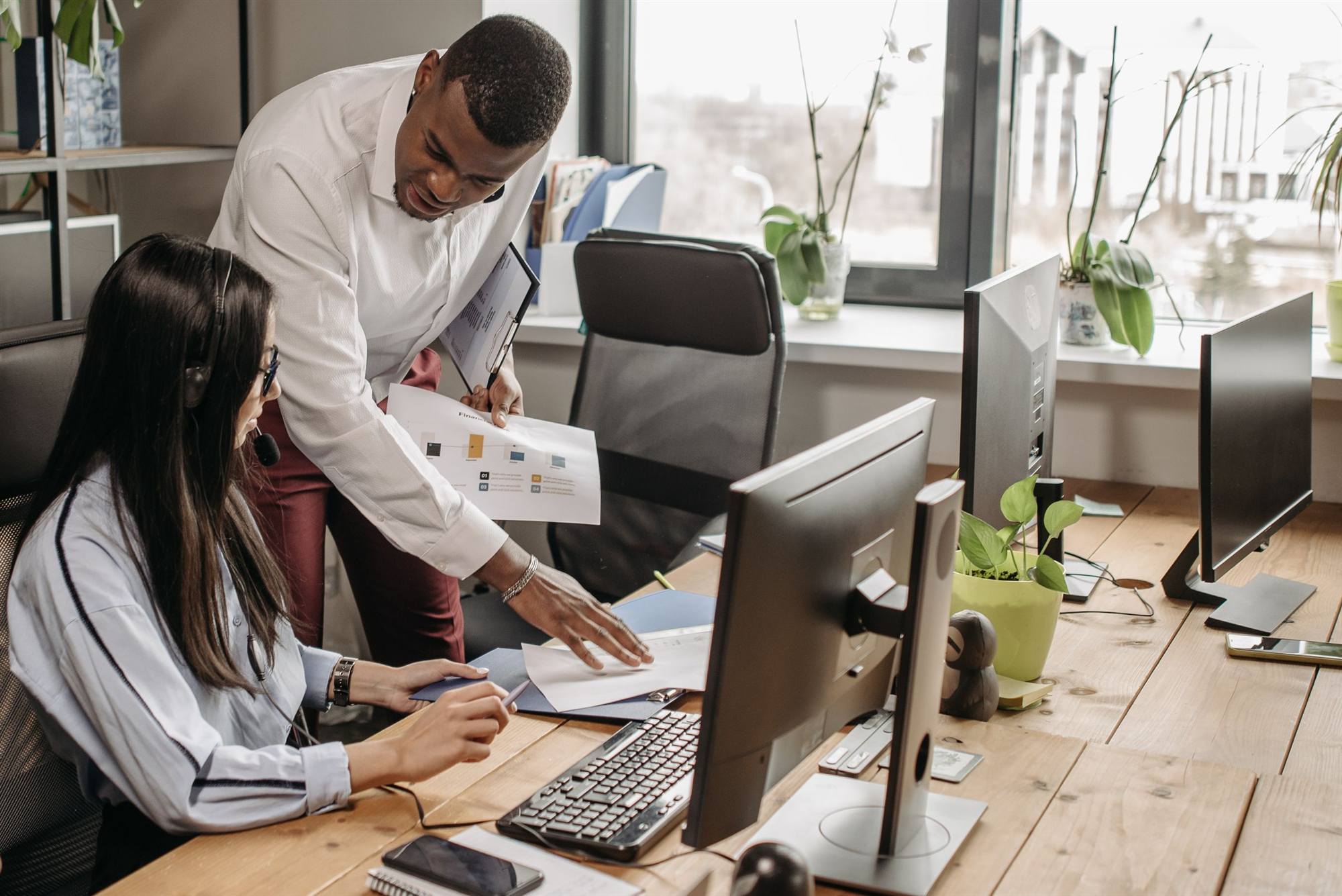 IT support technician working alongside a small business team in the GTA